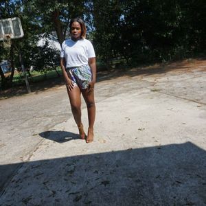 Meet your Posher, Dominique